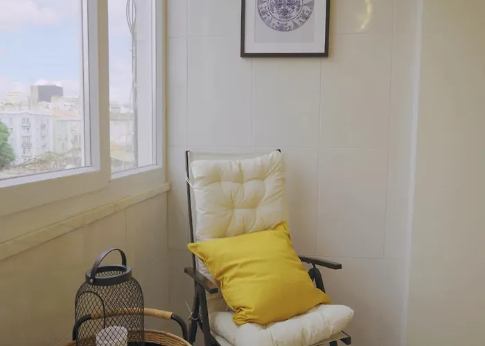 Charming 94d, Next To Metro