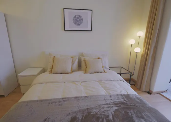 Charming 94d, Next To Metro شقة Lisboa