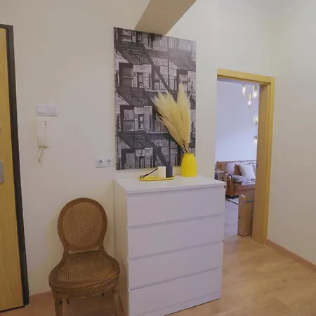 Appartement Charming 94d, Next To Metro