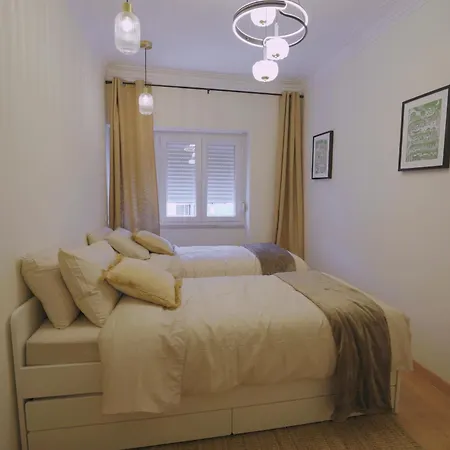 Charming 94d, Next To Metro Apartment