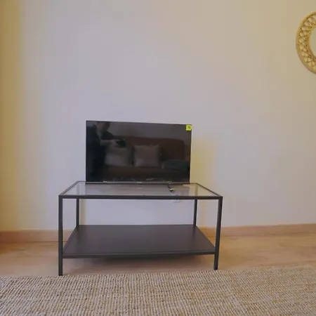 Charming 94d, Next To Metro *