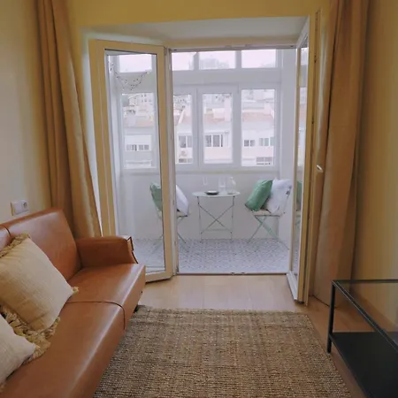 Charming 94d, Next To Metro * Lissabon