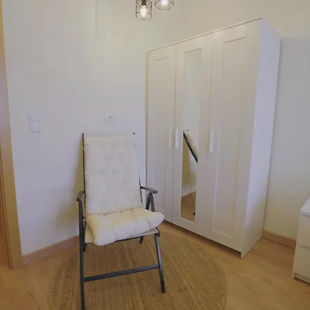 Charming 94d, Next To Metro Лісабон