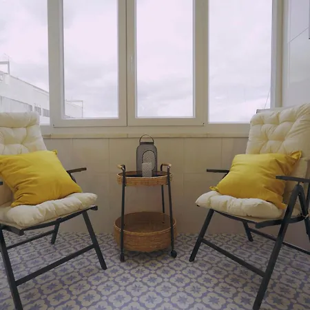 Charming 94d, Next To Metro Lissabon