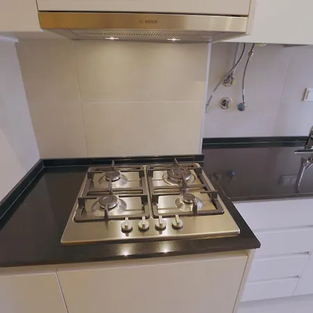 Charming 94d, Next To Metro * Лісабон