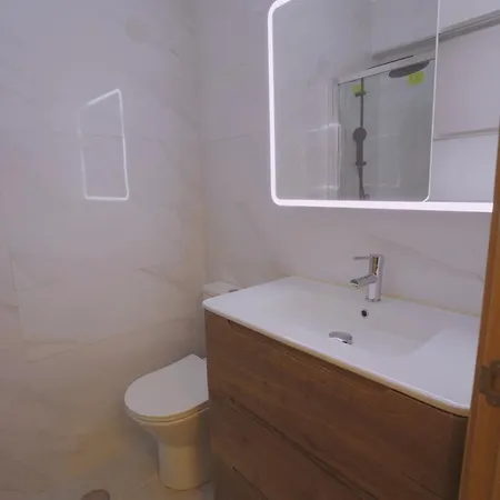 Charming 94d, Next To Metro Апартаменти *