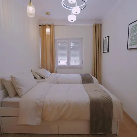 Charming 94d, Next To Metro Daire Lisboa