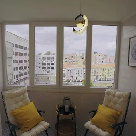 Appartement Charming 94d, Next To Metro Lisboa