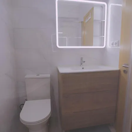Apartment Charming 94d, Next To Metro Lisbon